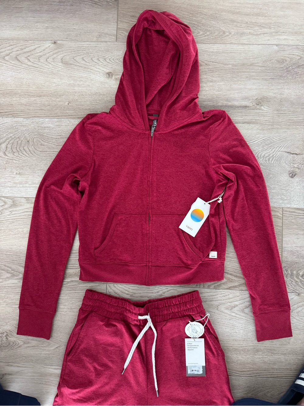 NWT Vuori DreamKnit™ signature collection in Strawberry Heather - Picture 3 of 10